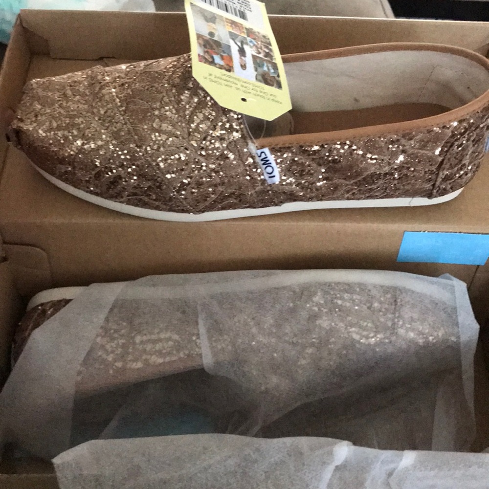 TOMS Classic Rose Gold Lace Glitz Size 8